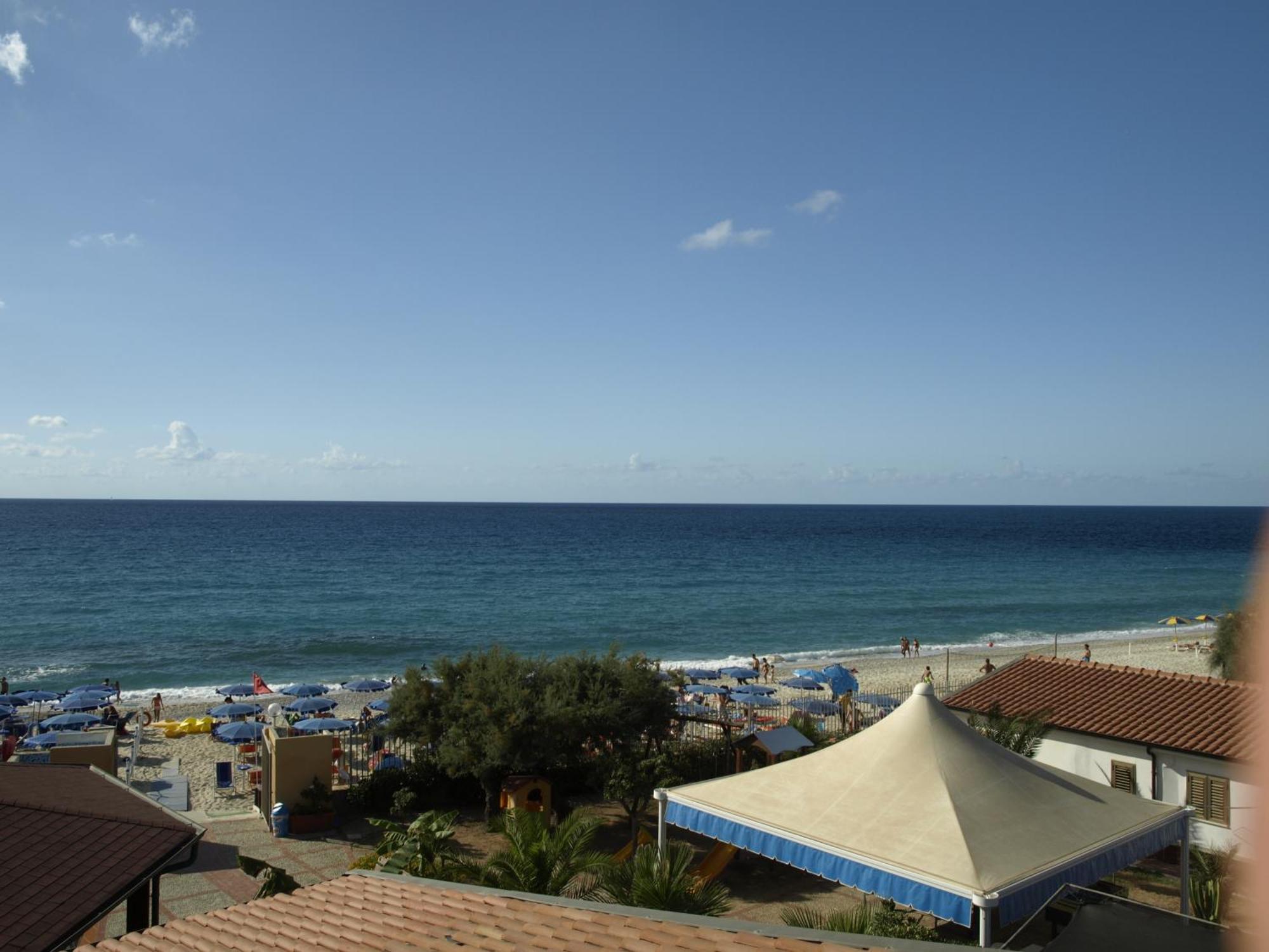 Residence Il Turistico Zambrone Zewnętrze zdjęcie